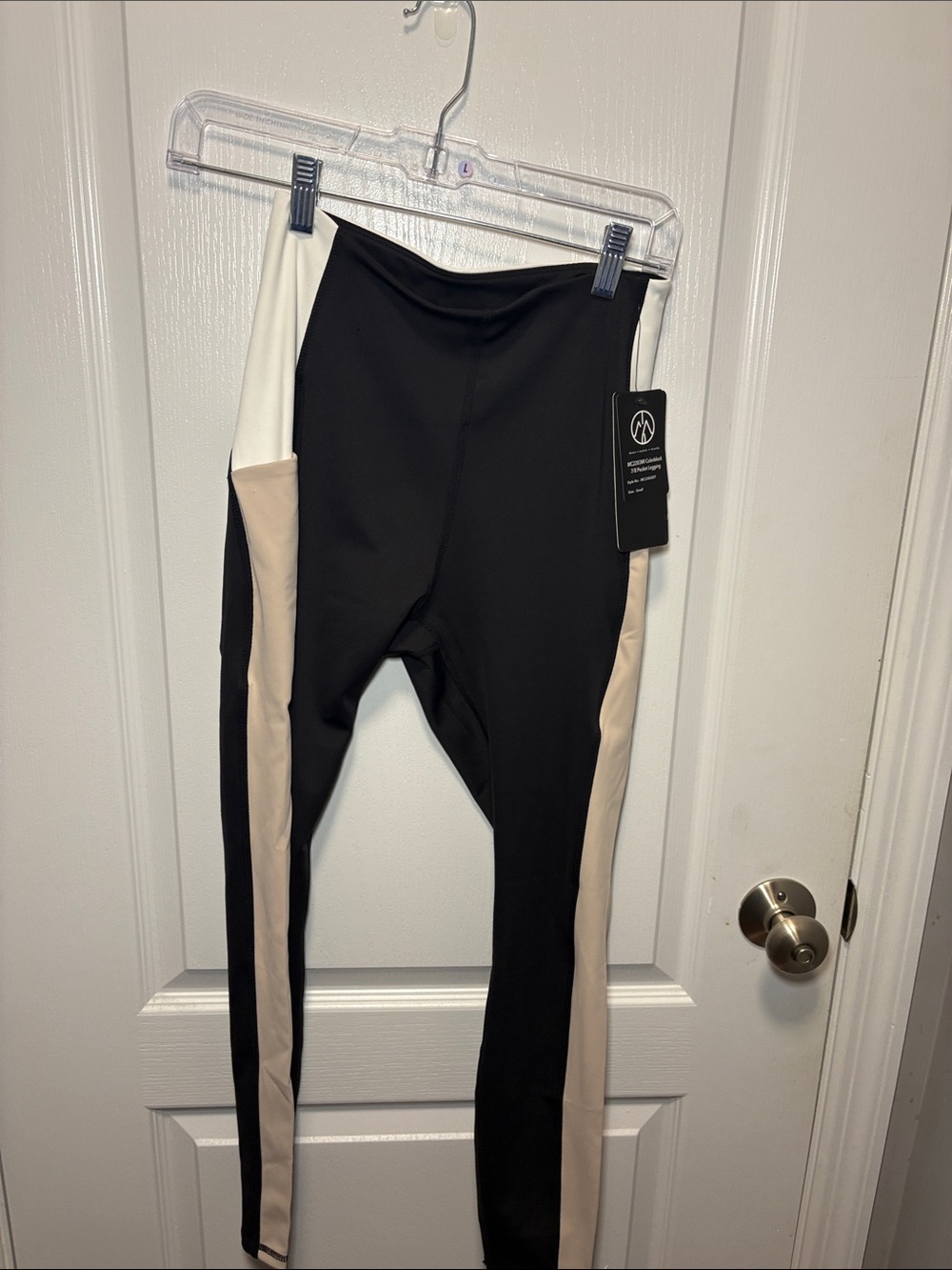 High-Waist Colorblock Leggings in Black & Cream